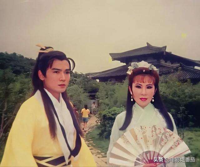 被全网骂了二十多年的西门大妈，与男神演亲密戏，黯然退圈之谜