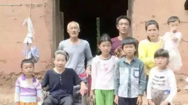 奇闻！江西女孩高考712分，名校毕业却17年不工作，还生了6个孩子