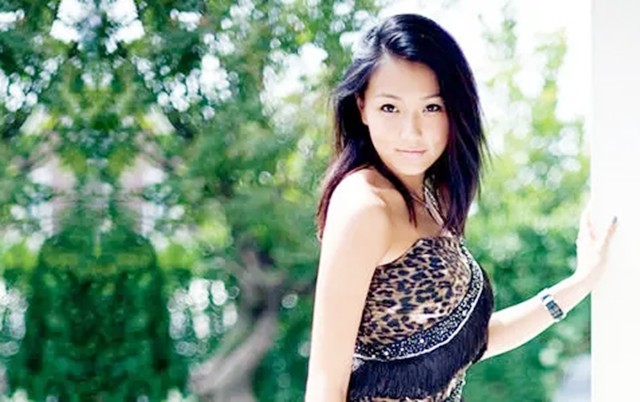 “香港豪门女”：身家百亿下嫁穷小子，被劈腿，留下一对双胞胎