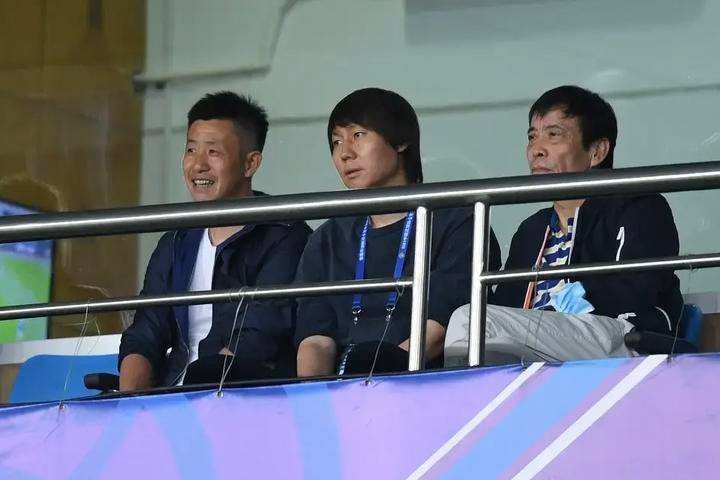 健力宝球员现状(健力宝球员人人自危？曝郑斌被铐走，名记曾预言并列举了8人名单)