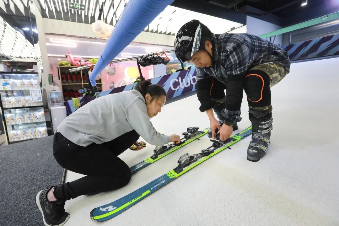 上海最大室內滑雪場在哪裡(浦東人去哪裡玩冰雪?