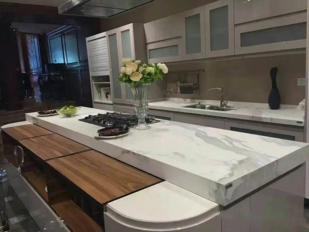 橱柜台面这么选,厨房可以多用十年不过时,千万别掉坑里了