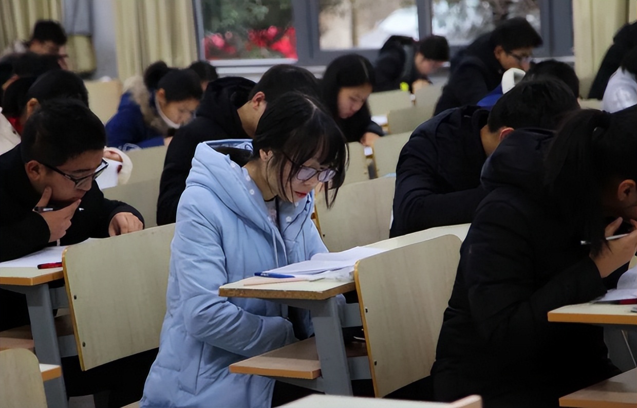 上大学时，比英语四六级还重要的证书，机智的学生早就已经报考了