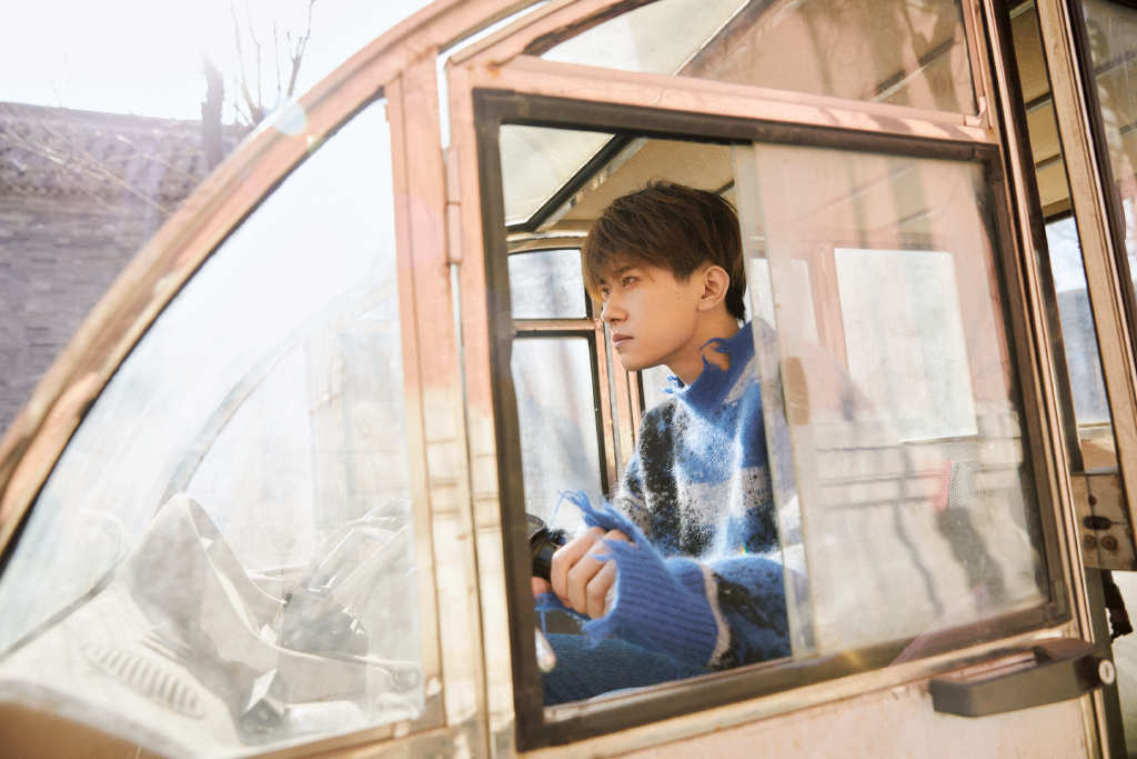 易烊千玺中考违规系王俊凯方抹黑，王俊凯工作室发声：法律公正的