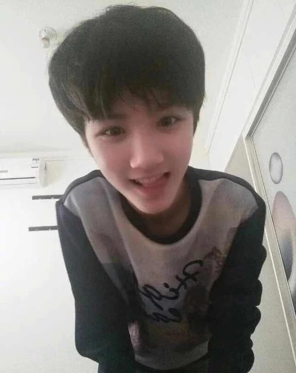 “大起大落”灵超：曾在机场跟路人冲突，后遭好朋友出卖