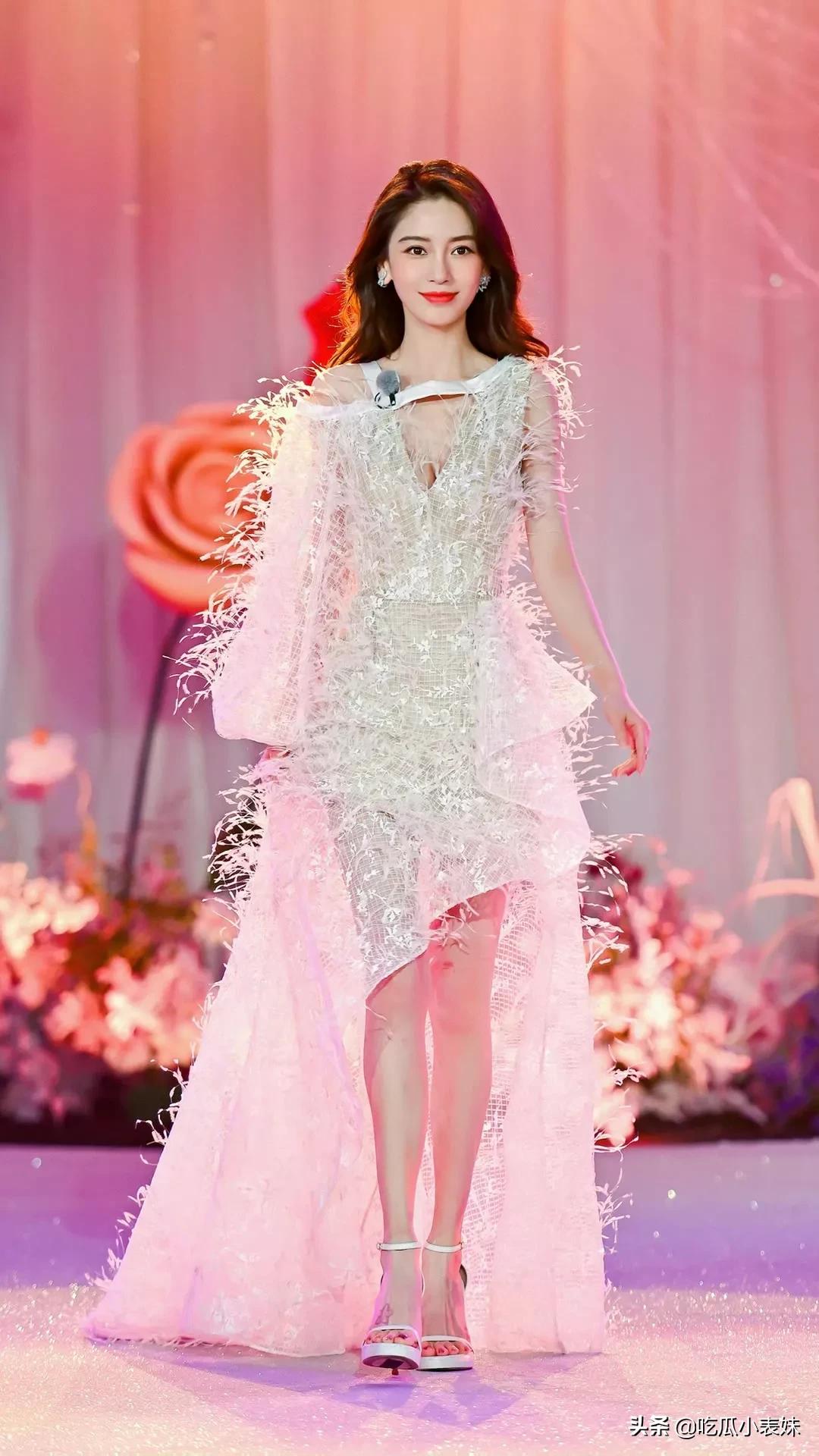 Angelababy（杨颖），杨柳细腰，你觉得哪张最美？