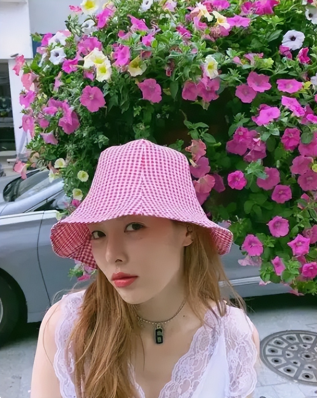 泫雅在泰国泼水节上进行性感舞台表演后,这件事迅速成为热门话题-蘑菇