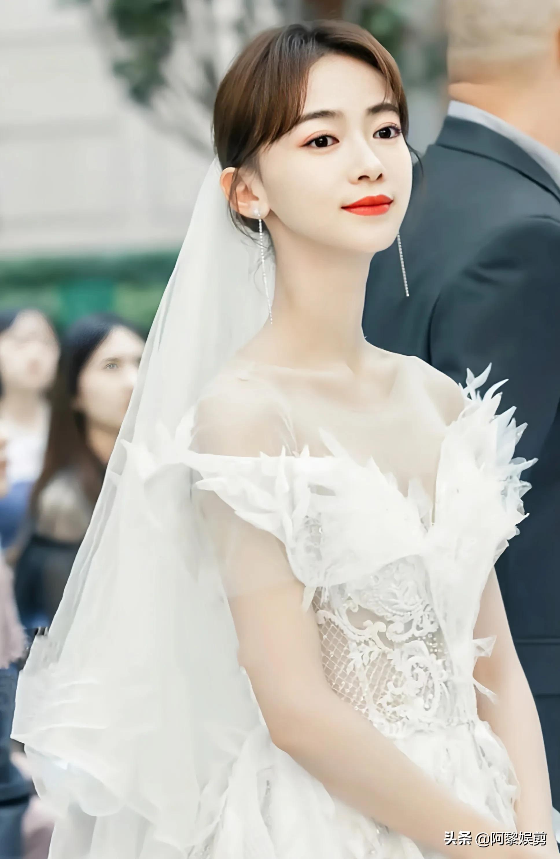 16位女明星婚纱照，哪一位是你最喜欢的？