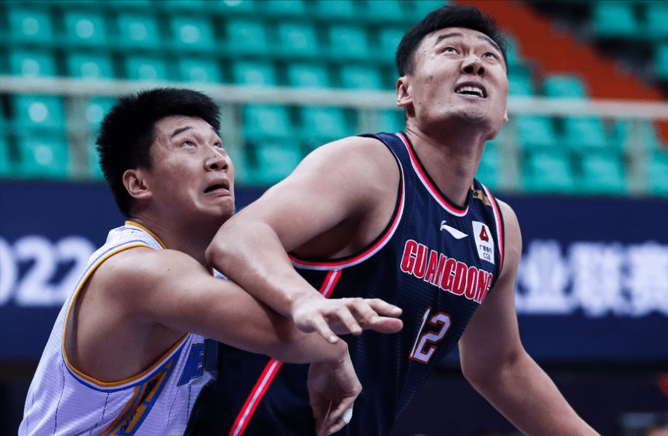 cba广东苏伟去哪里了(宏远速递！苏伟获600万养老合同，汤杰正式离队，热身赛4分险胜)