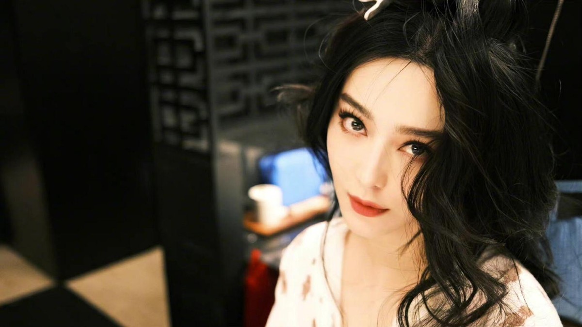 杨幂灵动,张曼玉妩媚,这10位"狐狸眼"女星谁最美?