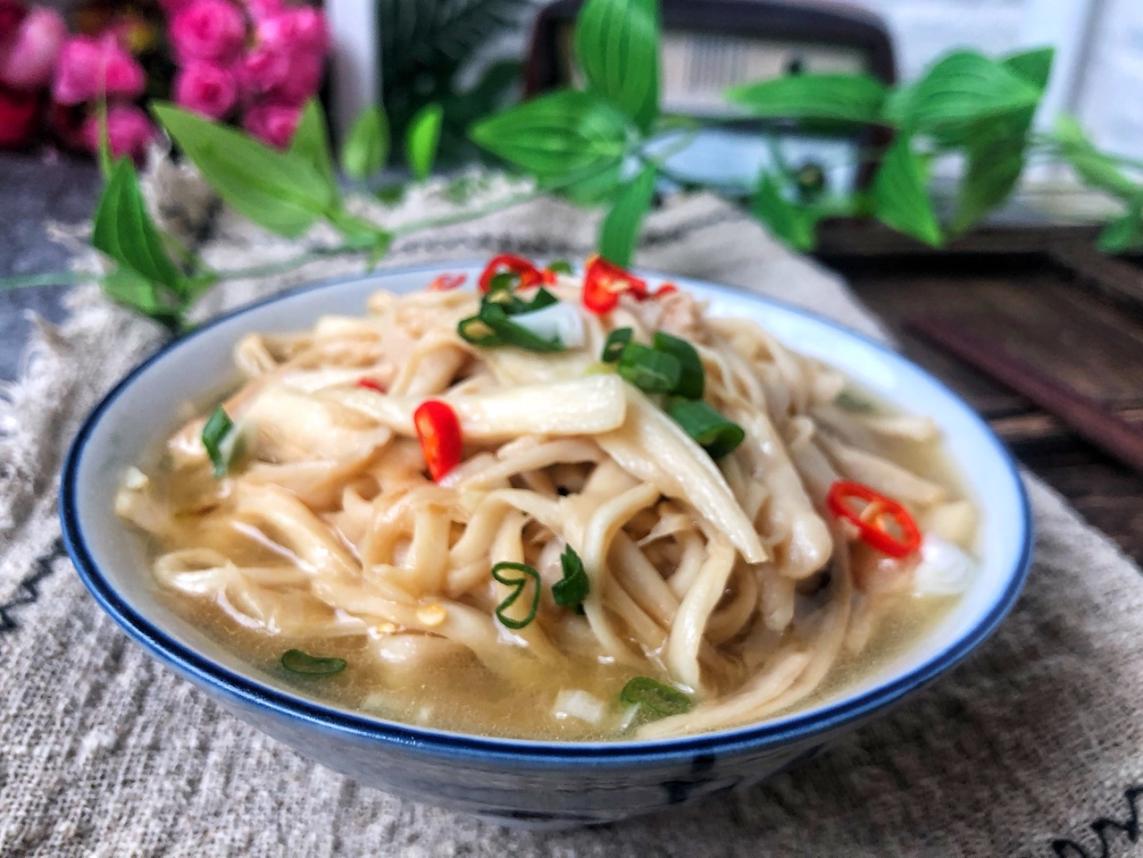 鸡腿菇怎么做好吃（鸡腿菇加蚝油简单炒炒鲜美可口营养高）