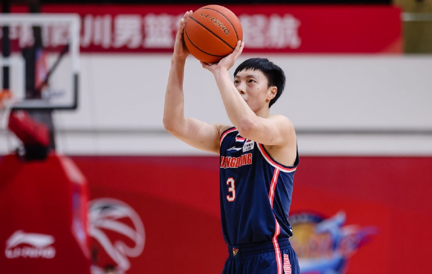 趙睿cba哪個隊的（央視直播！廣東宏遠VS浙江男籃，趙睿確定復出，杜鋒全力出擊）