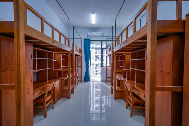 就读中山大学是啥体验？美食吃不尽、奥运冠军教游泳！幸福感爆棚