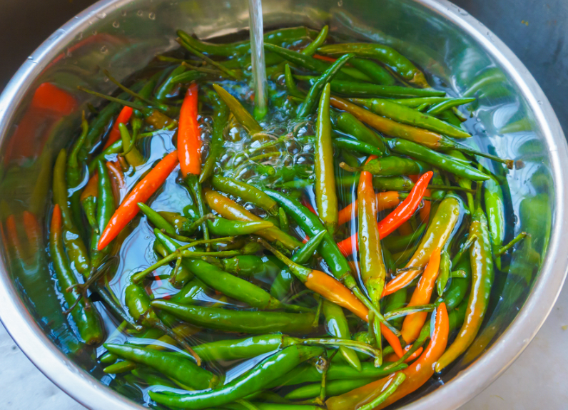 辣椒的腌制方法及步骤和配料，新鲜辣椒怎么腌好吃窍门