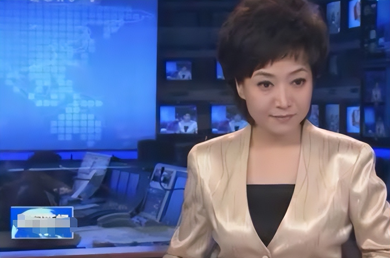 央视主持人贺红梅：事业顺风顺水，如今54岁婚姻状况成谜