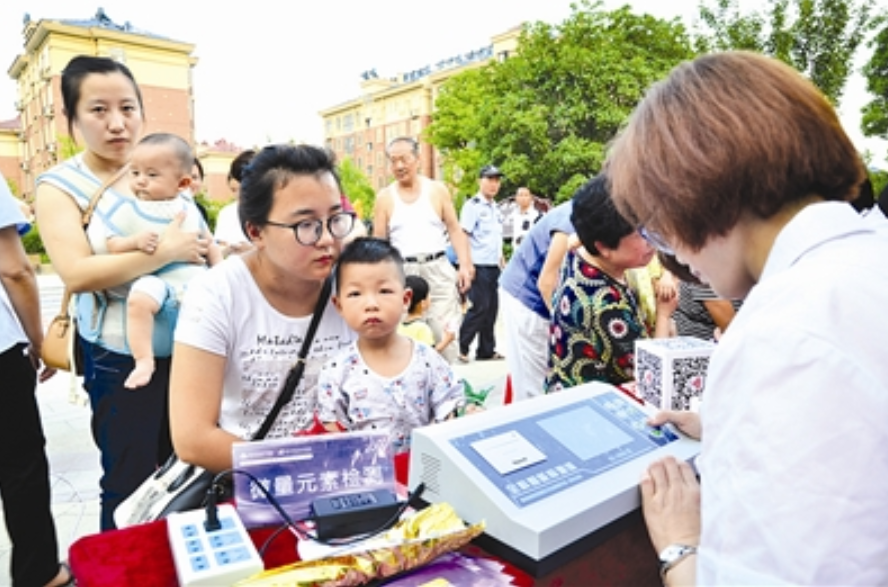 这项检查9年前国家已叫停，很多家长还主动要求给孩子检查