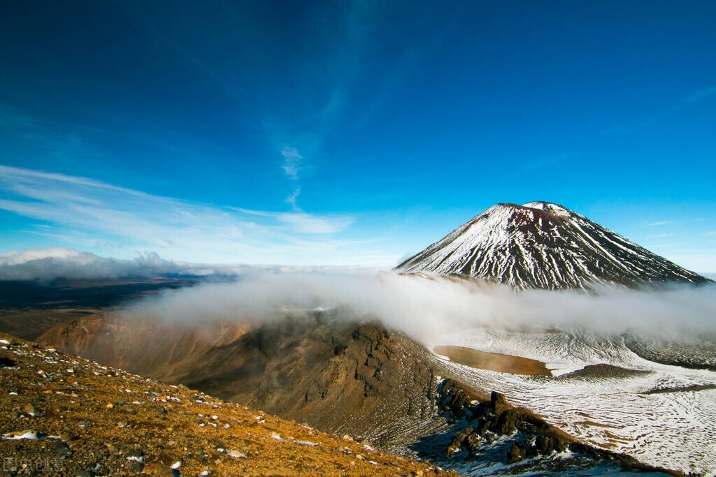位于夏威夷岛,海拔4169米,火山体积达75000立方千米体积最大的火山:冒