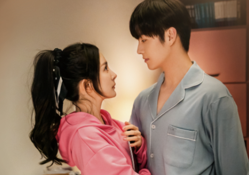 《星河璀璨的我们》更6集，全程刷屏，笑出腹肌，这部剧凭什么？