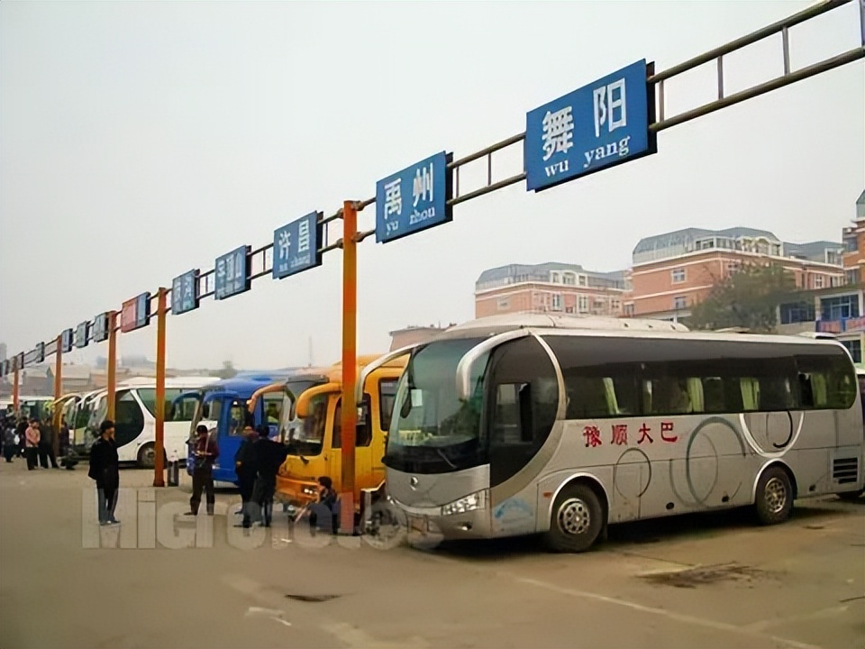 在我国被淘汰的卧铺大巴车，为何在越南能混的“风生水起”？