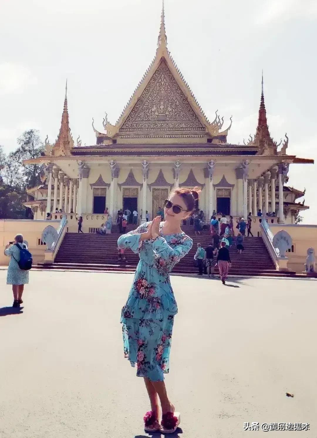 玖月奇迹的王小玮真是到国外去了？