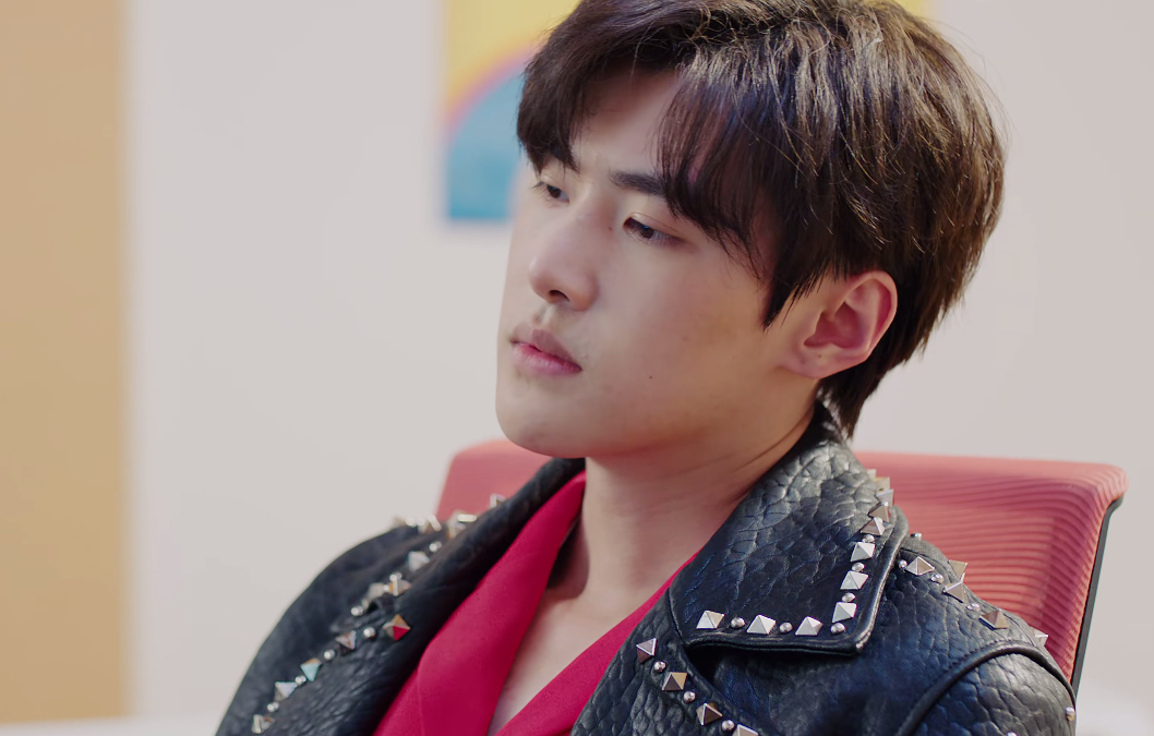 《星河璀璨的我们》更6集，全程刷屏，笑出腹肌，这部剧凭什么？