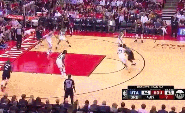 nba赛场上为什么要造犯规（凭一己之力，让NBA联盟修改规则的球员）