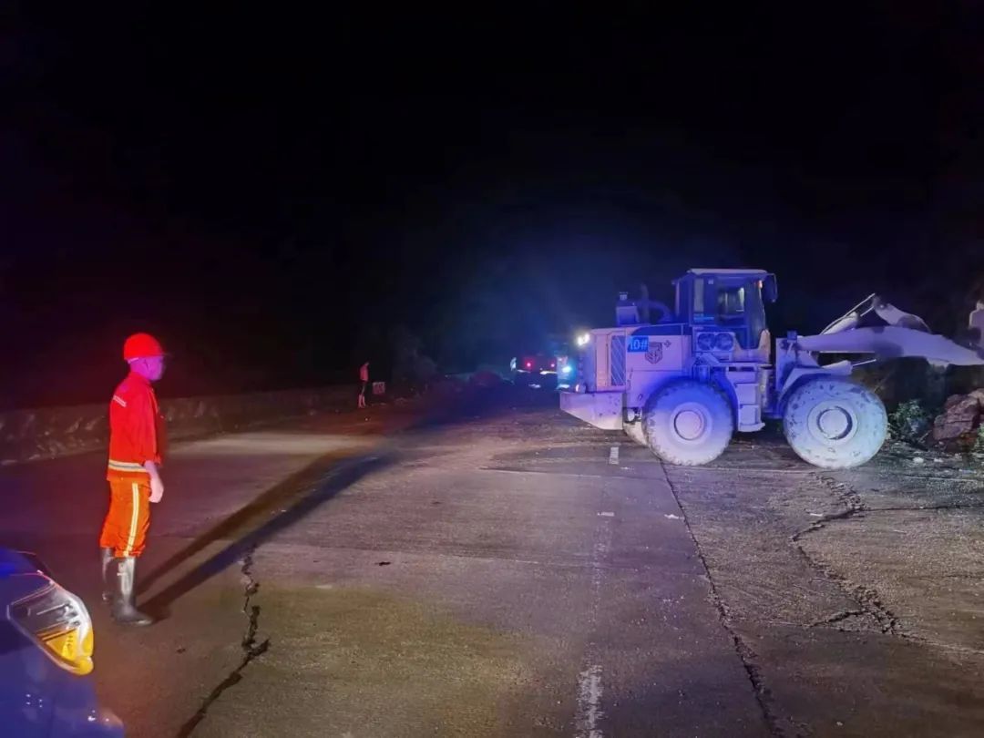 防災(zāi)減災(zāi) | 連城公路中心：雨夜緊急搶險(xiǎn) 保障道路暢通