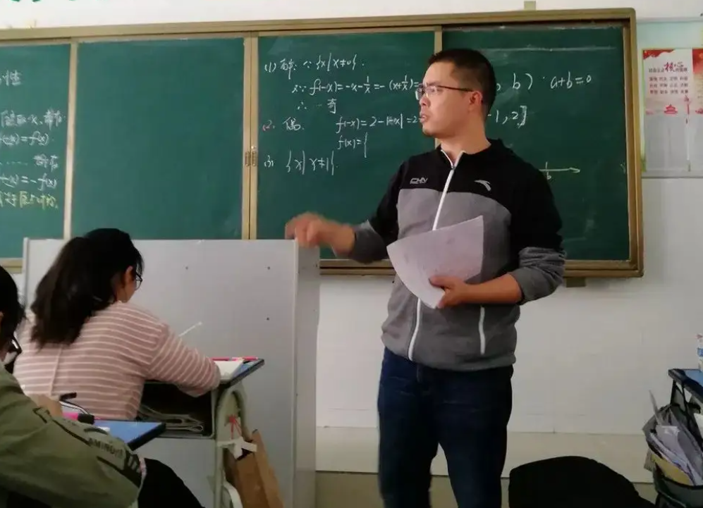 教师工资将有变化，评定职称条件或放宽，连幼儿园教师也包括在内