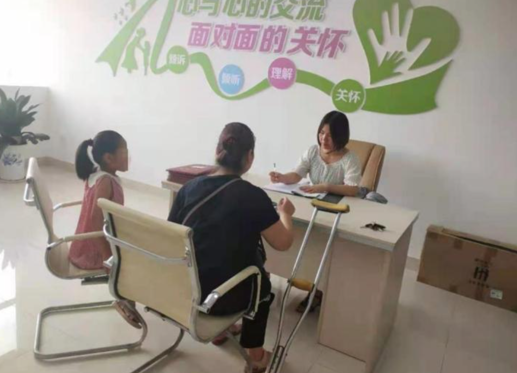 当孩子出现十种情况时，不要一味批评教育，要带娃去做心理咨询了