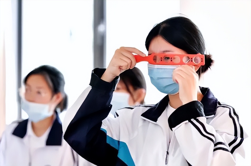 医学专业“受欢迎度”排名，口腔医学热度上升，榜首成为考生新宠