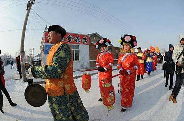 拉林：纯正八旗后裔聚居地，索额图与和珅后人在此，至今保留传统