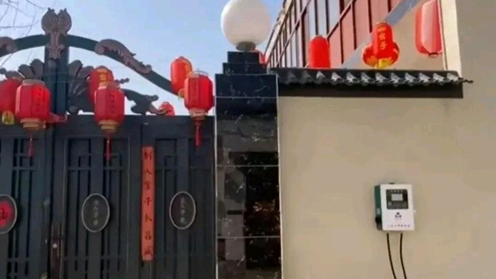 大衣哥门口充电桩之谜，为啥村民强烈抵制？网友：完全是摆设