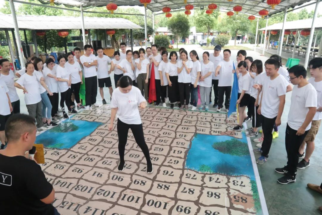 戶外運動有哪些項目英語（趣研訓-最新團建項目菜單，100個經典團建項目介紹，請您收好）