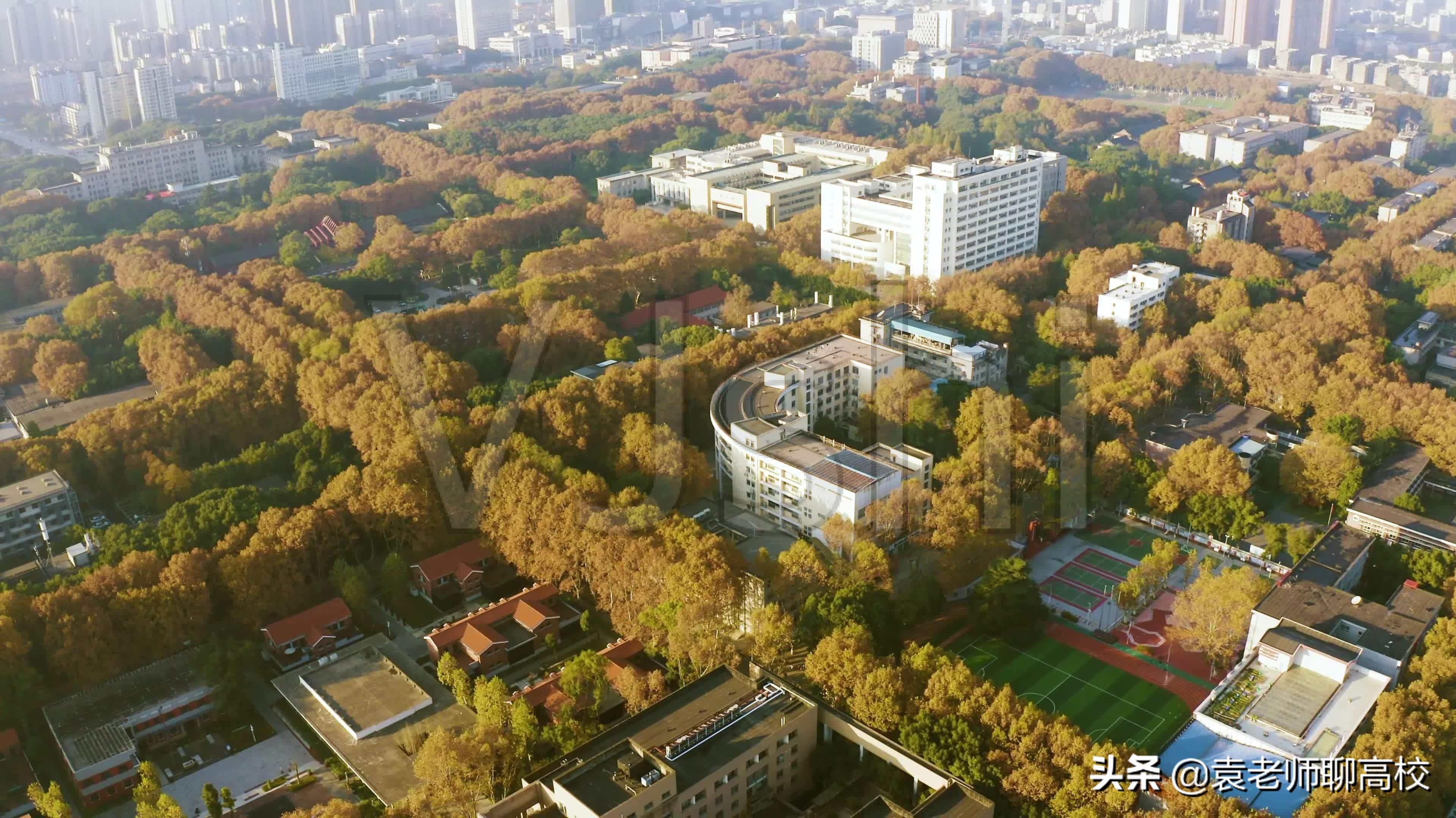 华中科技大学与东南大学，同为985工科院校，哪个实力更胜一筹？