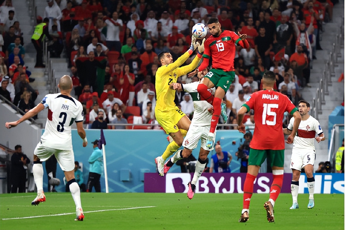 男子足球世界杯（葡萄牙无缘四强，C罗告别世界杯，葡萄牙总统：我们不会忘记他所做的努力）
