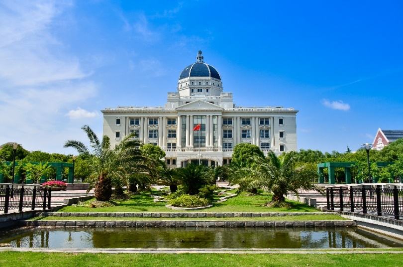 上海外国语大学：21届本科生毕业去向落实率 95.76%！深造率42%