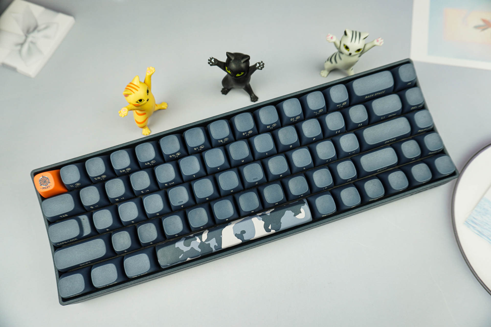 论颜值洛斐有话说！小翘新配色有点意思