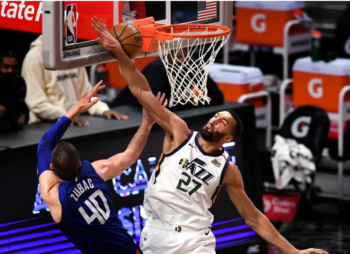 為什么nba中鋒移動那么快（被淘汰，被鄙視！論傳統中鋒在現代籃球里的重要性）
