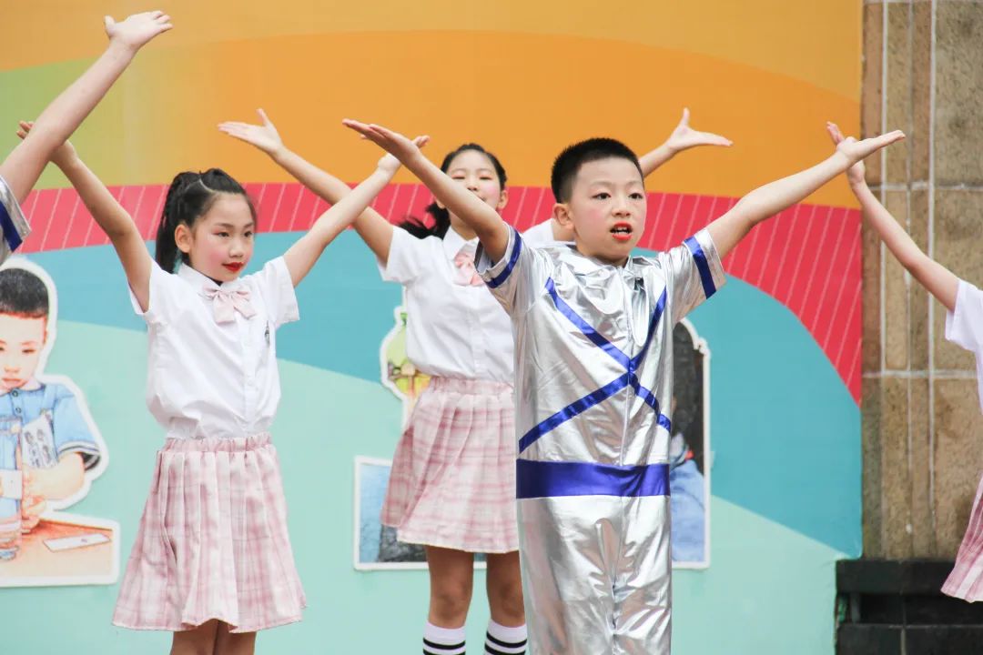 九江小学开展“科技浸润童心，创新点亮未来”主题校园科技节