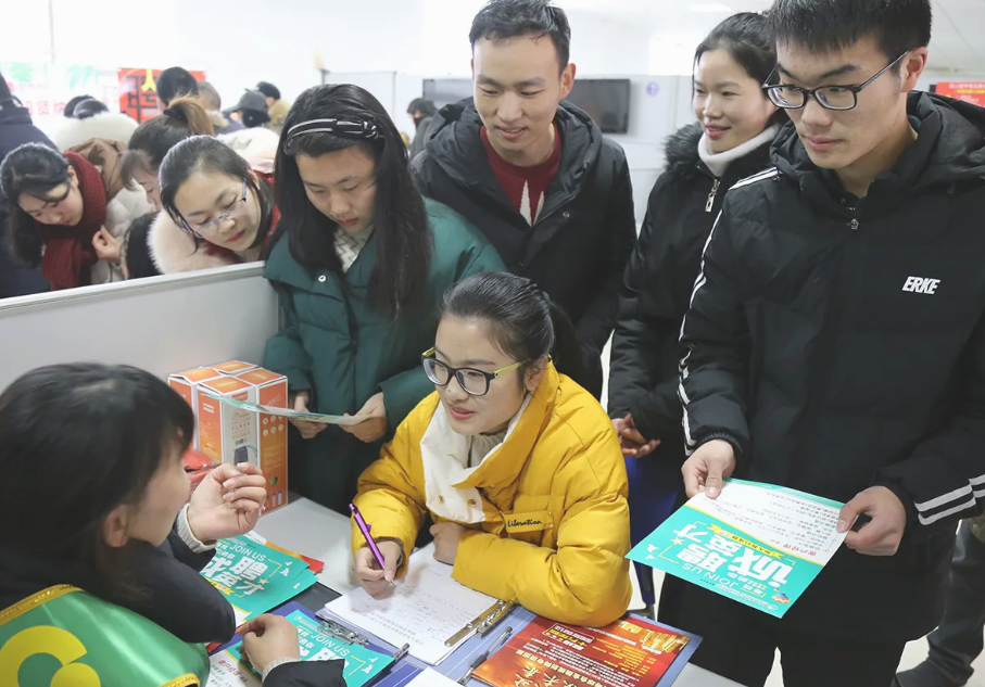 “毕业后，我成为了一个高学历的穷人。”985大学生心酸吐槽