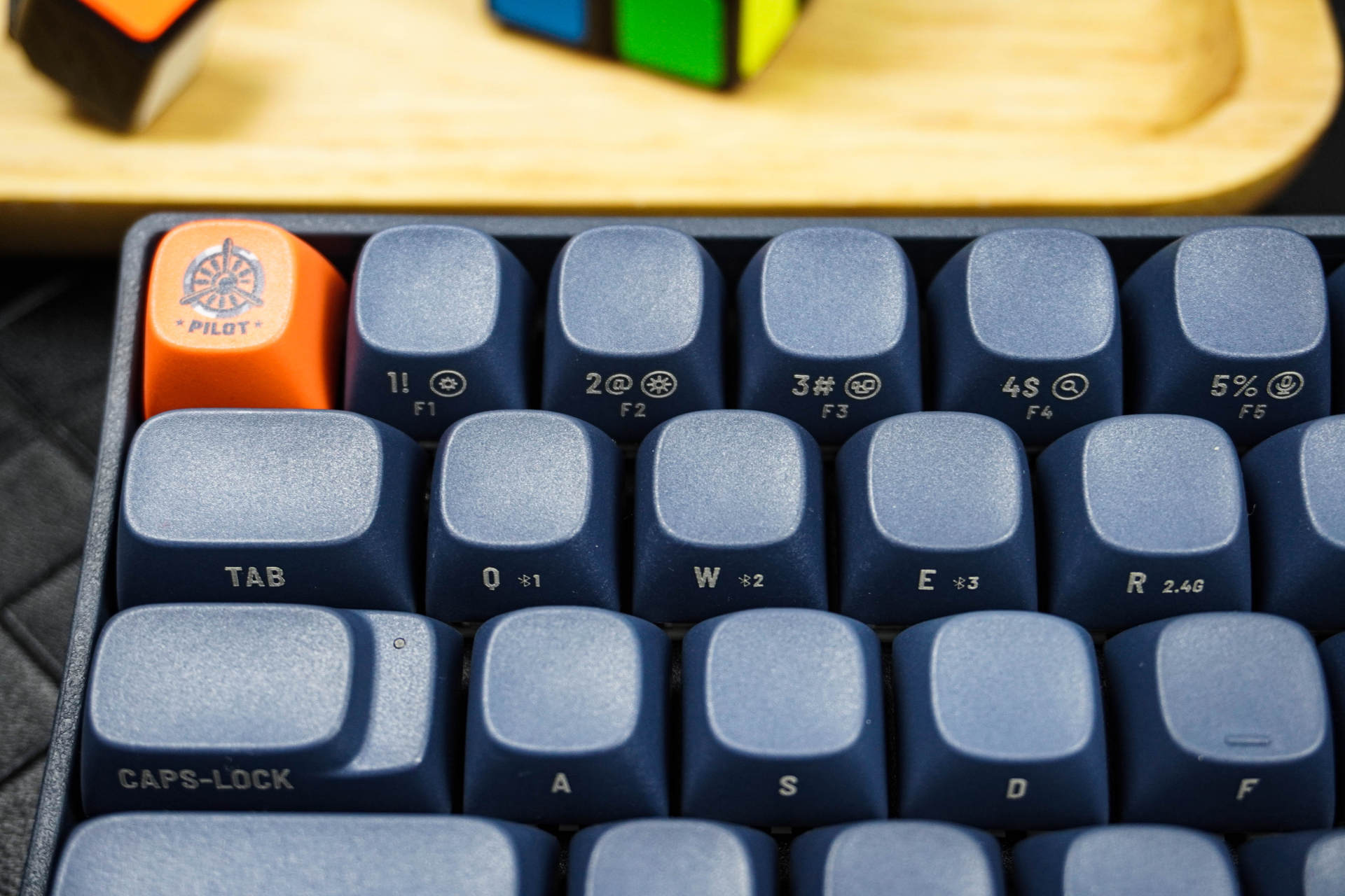 论颜值洛斐有话说！小翘新配色有点意思