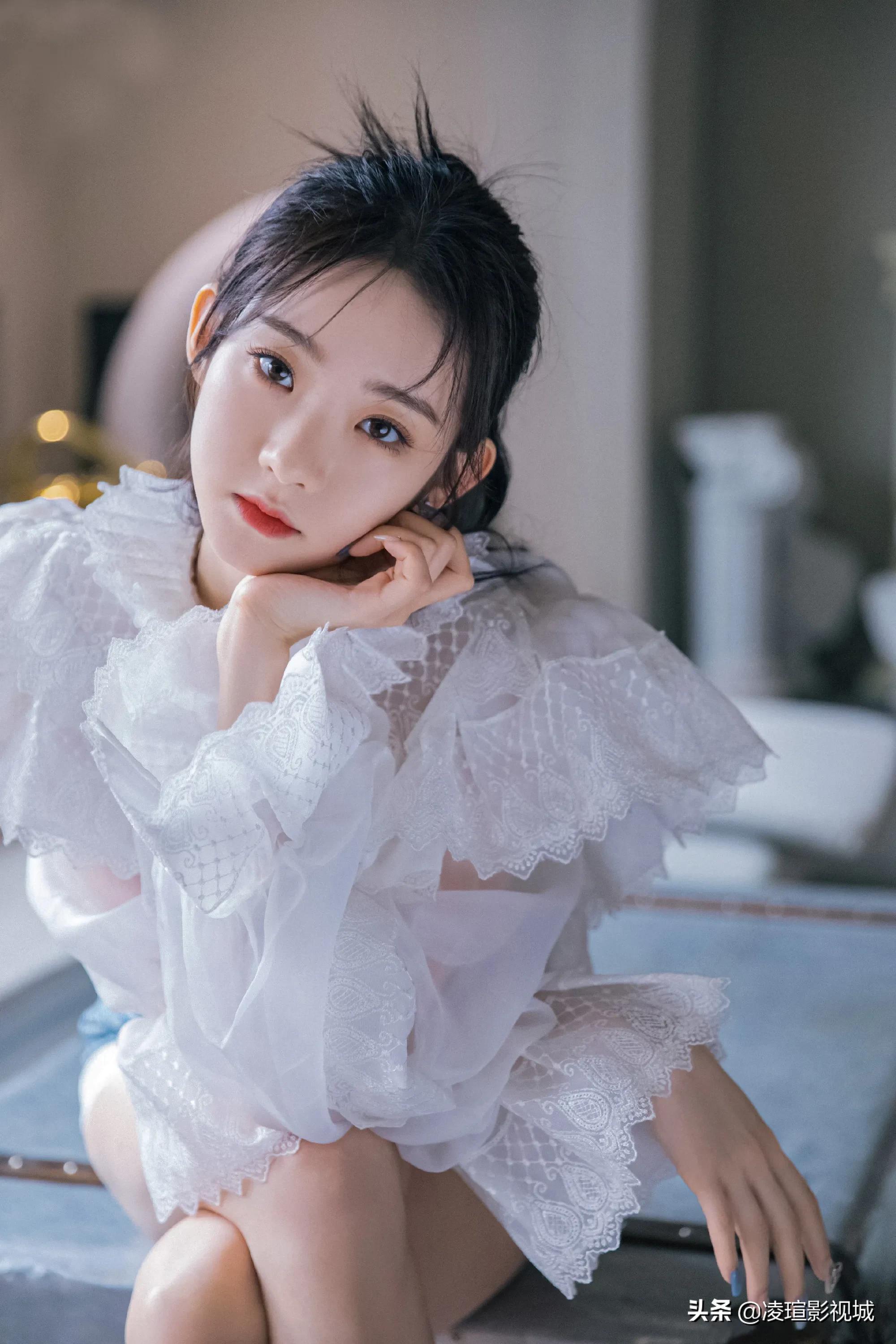 明星壁纸图片分享：张艺凡（1）