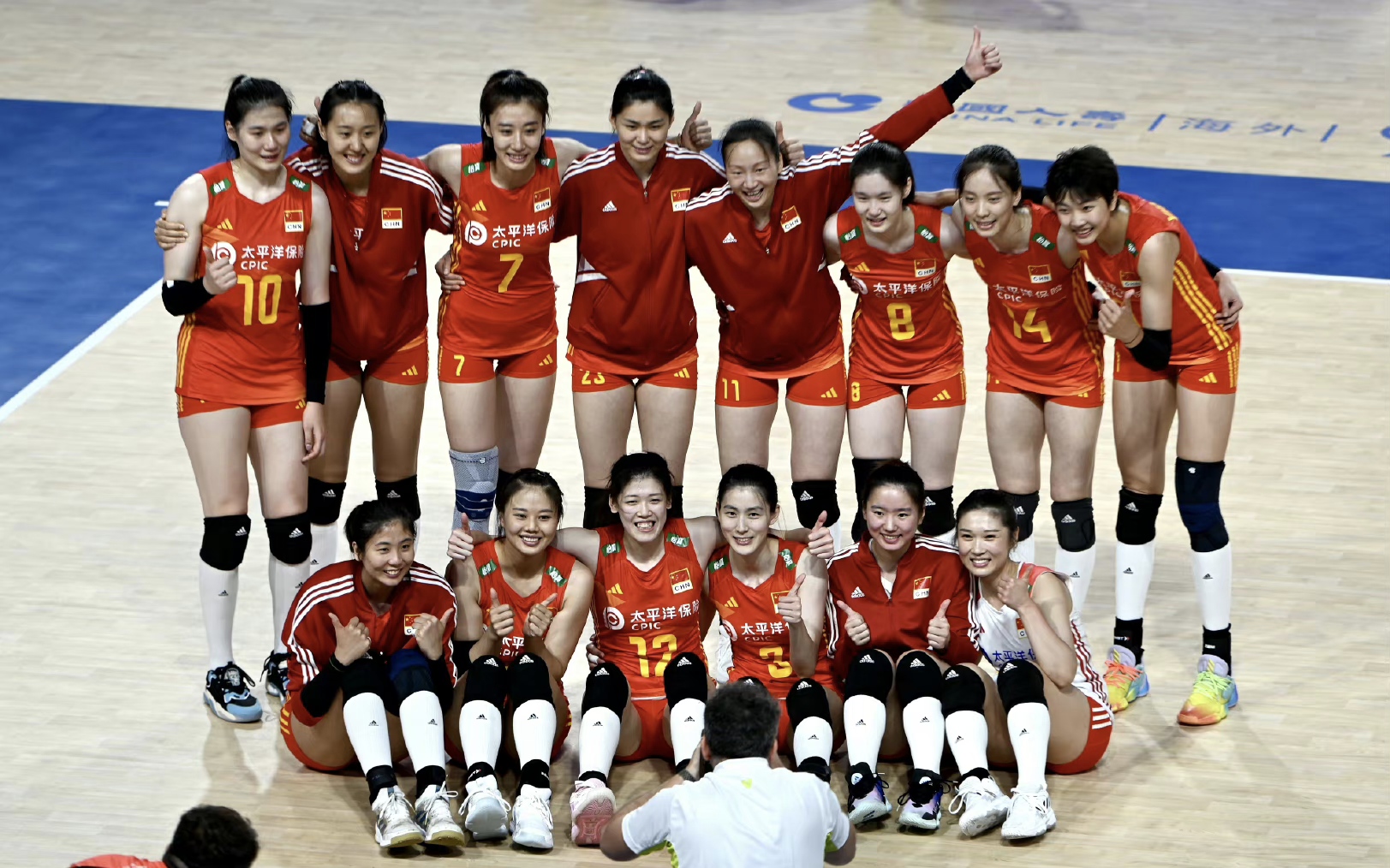 世界排名更新！中国女排第6影响奥运资格，第10名竞争最激烈