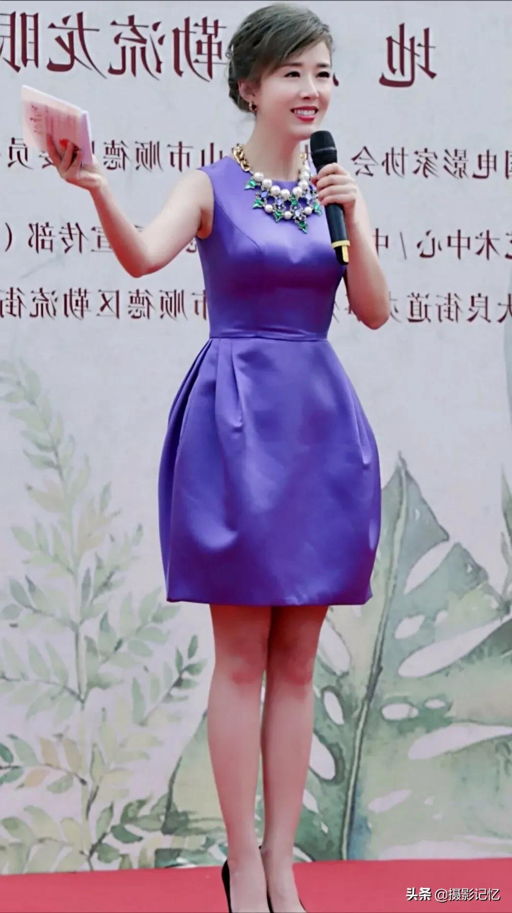 颜丹晨：品貌端庄