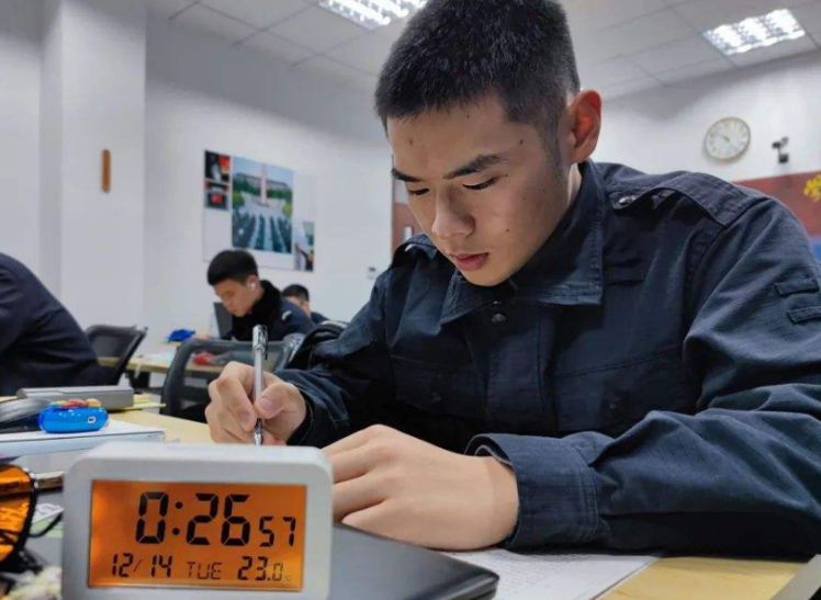这所警校向初中生敞开大门，学满五年顺利毕业后，成功入警几率大