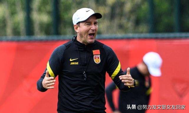 韓國對中國足球（從2-1到3-0！中國男足三殺韓國，新帥興奮：拒絕回傳，主打?qū)?zhàn)）