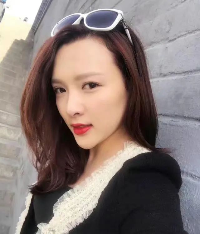 苏玉红扮演者(《乡村爱情》里逐渐边缘的角色:苏玉红北漂,陈艳楠变网