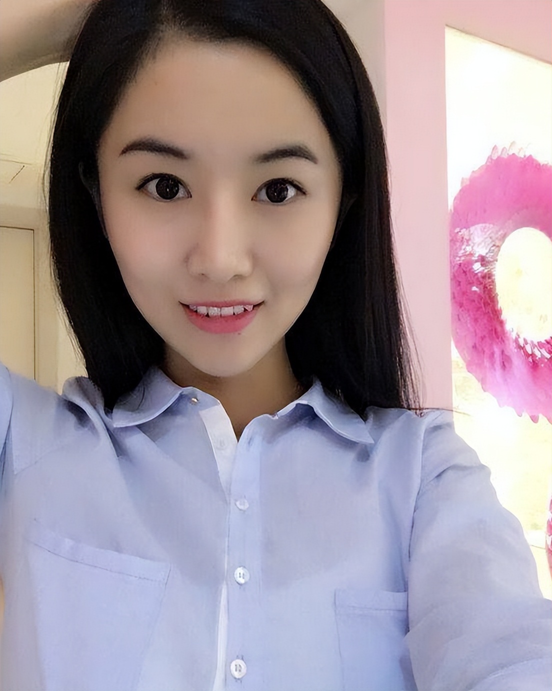 她被人指责是毒妇.这句话,让翟欣欣一下子站在了风口浪尖上.