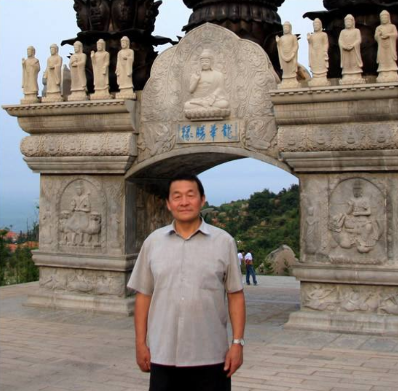 2008年北京教师任铁生爬山失踪，多方搜寻未果，留下纸条疑点重重