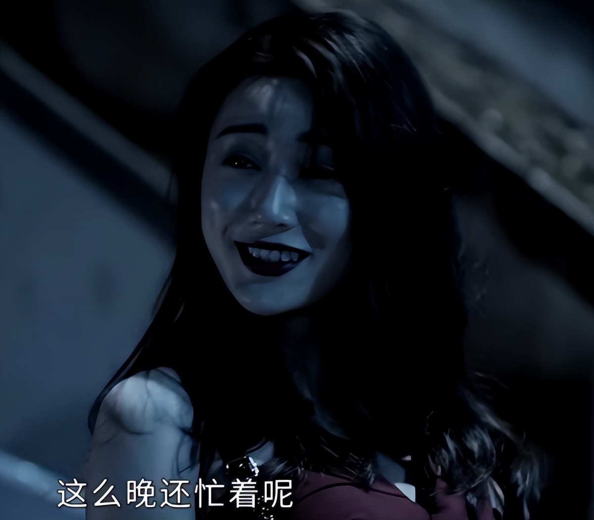 《庭外》张龄心又美又飒，万茜惊鸿一瞥，这个反派也很美很出彩